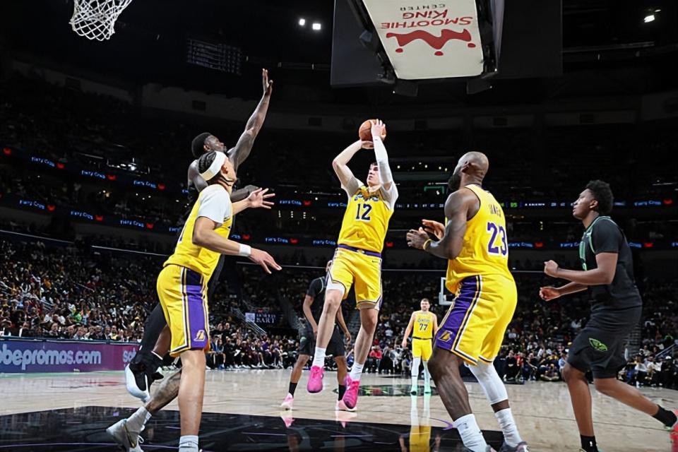 存在感有所下降,湖人锋线新星没有办法长时间保持高水准的表现?